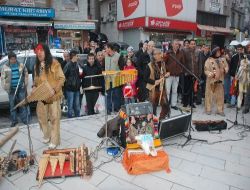 Peruluların Konseri İlgi İle İzlendi