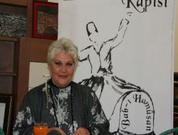 Tiyatro Severler Şeb-i Arus'a 'suskunlar Kapısı'yla Merhaba Diyecek