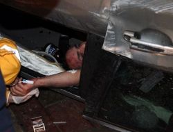 İki Kişinin Yaralandığı Otomobilden 10 Bira Şişesi Çıktı!