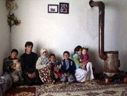 Babanın Evi Terkettiği 6 Çocuklu Tomris Ailesi Yardım Bekliyor