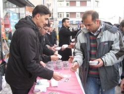 Azmeder 2 Bin Kişiye Aşure Dağıttı