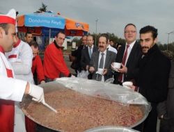 Omü'de 10 Bin Kişilik Aşure Dağıtıldı