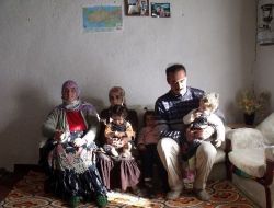 3 Çocuklu Aile Kışı Çadırda Geçirecek