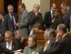 Ukrayna Parlamentosu'nda Kavga Çıktı: 6 Yaralı!