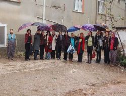 Chp'li Kadınlar Köy Gezilerini Sürdürüyor