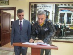 Korgeneral Öztürk'ten Vali Bektaş'a Ziyaret
