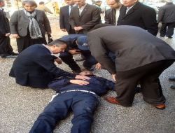 Vali Lekesiz, Yaralı Polisin Başında Bekledi