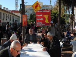 Pir Sultan Abdal Derneği'nden Aşure İkramı