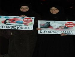 Evsiz İnsanların Yaşadıklarını Hissedebilmek İçin 1 Gece Sokakta Yatıyorlar