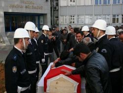 Hayatını Kaybeden Polis Memuru Görev Yerinden Gözyaşları İle Uğurlandı