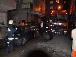 Güngören'de İki Otomobil Kundaklandı