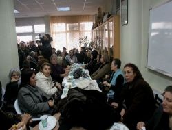 İntihar Eden Deniz Yarbay Ali Tatar İçin 'Can Aşı' Yemeği Dağıtıldı