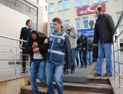 Sahte Kimlikle Bankalarda Kredi Çeken Çete Üyeleri Adliyeye Sevk Edildi