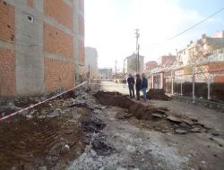 Kanalizasyon Çalışması Yapan Belediye İşçisi Göçük Altında Kaldı