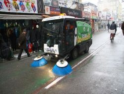 Adapazarı'nda Araç Trafiğine Kapalı Alanların Temizliği İçin Yeni Araçlar Alındı