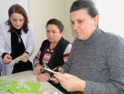 Ko-mek'te Keçe Nakış Kurslarına İlgi Artıyor