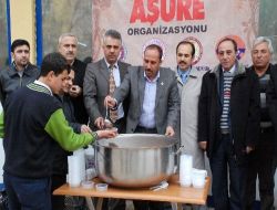 Elsiad Ve Hacı Bektaş Veli Anadolu Kültür Vakfı Birlikte Aşure Dağıttı