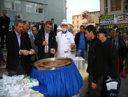 Adapazarı Belediyesi Aşure Dağıttı