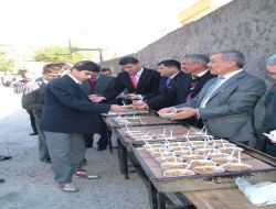 Kadirli İmam Hatip Lisesi'nde Öğrencilere Aşure Dağıtıldı
