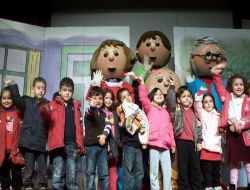 Caillou, Tiyatro Sahnesinde..