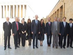 Has Parti Lideri Kurtulmuş Anıtkabir'i Ziyaret Etti