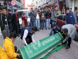 Şeker Komasına Giren Üniversite Öğrencisi Hayatını Kaybetti