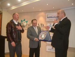 "Gezen Aslan Aç Kalmaz"