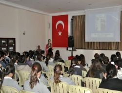 Öğrencilerden Geri Dönüşüm Seminerine Büyük İlgi
