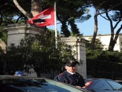 Roma'daki Büyükelçiliklerde Bombalı Paket Paniği