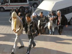 34 Kilo Esrarı Toprağa Gömen Zanlılar Polisten Kaçamadı