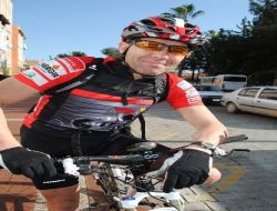 Alman 2 Bisikletçi Yılbaşına Kadar 350 Kilometre Pedal Çevirecek