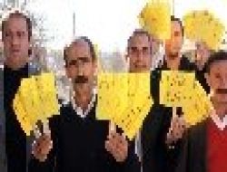 Pazarcılara Kürtçe Etiket Dağıtıldı