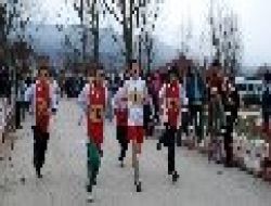 Kros Müsabakasında Fenalaşan Öğrenciler Gözyaşlarına Boğuldu