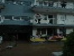 İzmir Facianın Eşiğinden Döndü, Selden Evinde Mahsur Kalanlar Botlarla Kurtarıldı