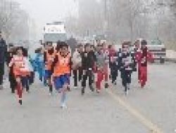 Öğrencilerin Eksi 2 Derecede Kıyasıya Yarıştı