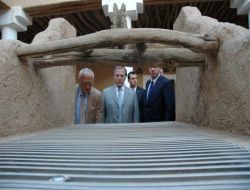 Meclis Başkanı Şahin, Riyad Uluslararası Türk Okulu'nu Ziyaret Etti