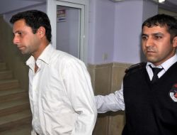 Nusaybin’de 3 Kişi Yol Kesip, Araç Gasp Etti!