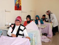 Tekstil Firmalarından Gelen Talep Üzerine Dikiş Makinesi Eğitimi Veriliyor
