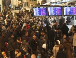 Moskova Havalimanlarında Kriz Sürüyor