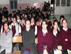 Gülnar Emniyeti Terörizm Konusunda Öğrencilere Seminer Verdi