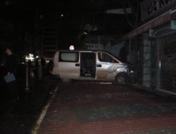 Hırsızlık Zanlıları İle Polis Arasında Çatışma Çıktı: 1 Ölü