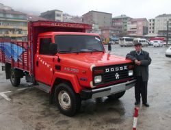 'gazozcu Durmuş', 40 Yıllık Mesai Arkadaşını Hurdaya Çıkarmanın Üzüntüsünü Yaşıyor