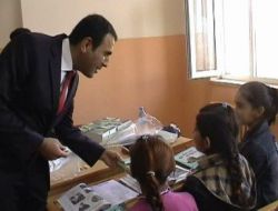 Cizre Kaymakamlığı'ndan 8 Bin Kitap Yardımı