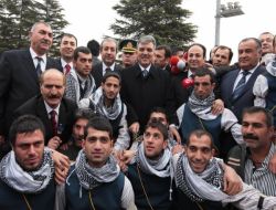 Cumhurbaskani Abdullah Gul Diyarbakir'da