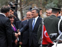 Cumhurbaskani Abdullah Gul Diyarbakir'da
