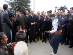 Gül, Diyarbakır'da..