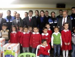 Bayburt Emniyetinden Ana Sınıfı Öğrencilerine Oyuncak