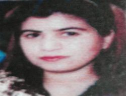 Yaşlı Kadın Kayıp Kızını Arıyor