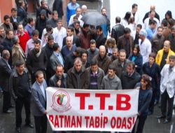 Sağlık Çalışanları, 'doktora Darp' Olayını Kınadı