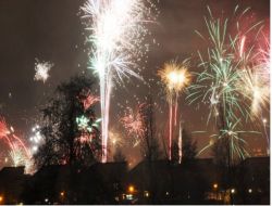 Hollanda’daki Havai Fişek Gösterisi Büyüledi